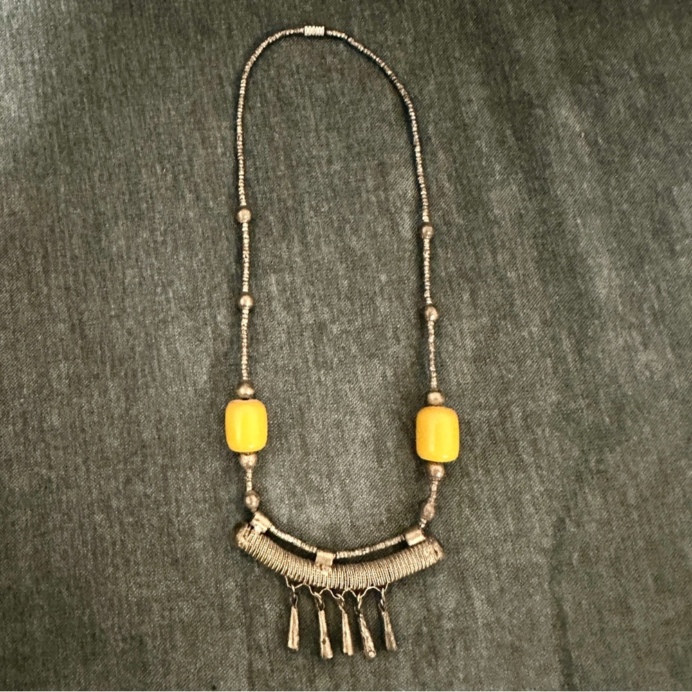 Vintage amber yellow beaded necklace